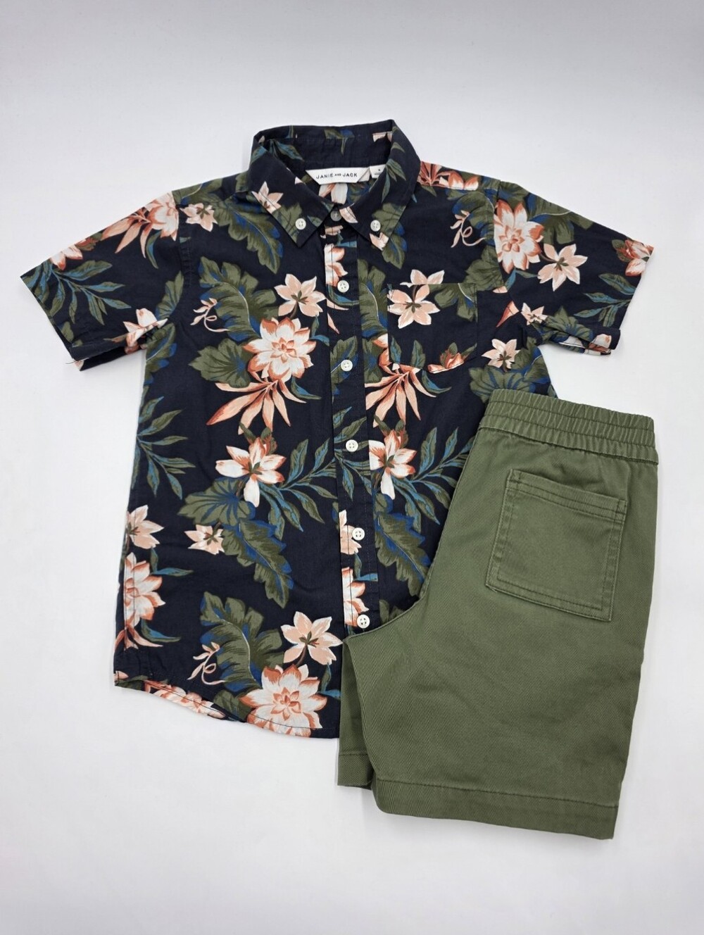 Janie and Jack boys' tropical shirt and coordinating shorts size 6